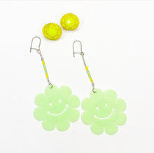 Load image into Gallery viewer, 3 in 1 Flower Power Earrings
